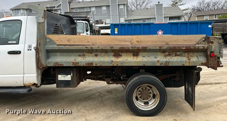 image for item NJ9592 2009 Dodge Ram 5500 Heavy Duty dump truck