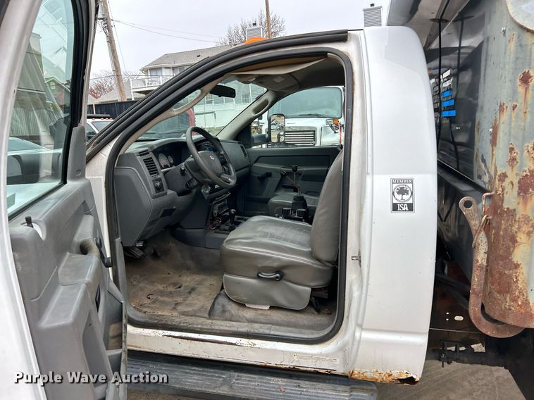 image for item NJ9592 2009 Dodge Ram 5500 Heavy Duty dump truck