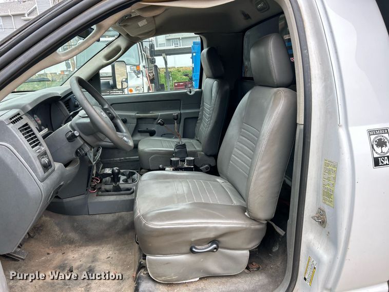 image for item NJ9592 2009 Dodge Ram 5500 Heavy Duty dump truck