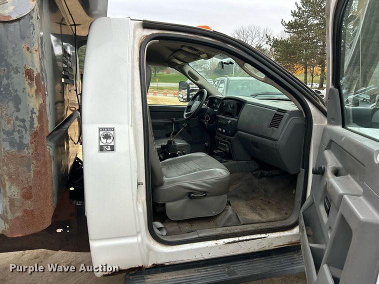 image for item NJ9592 2009 Dodge Ram 5500 Heavy Duty dump truck