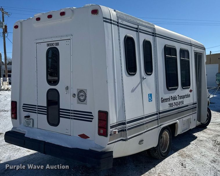 image for item NN9574 2001 Chevrolet Express 3500 shuttle bus