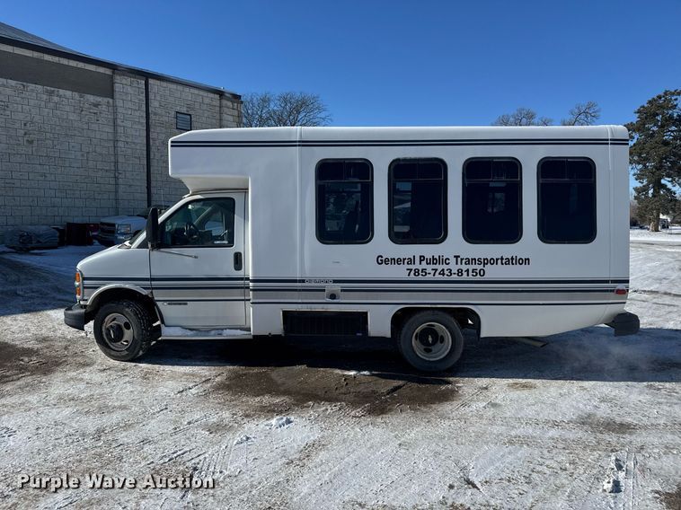 image for item NN9574 2001 Chevrolet Express 3500 shuttle bus