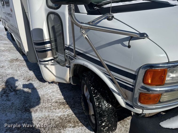 image for item NN9574 2001 Chevrolet Express 3500 shuttle bus