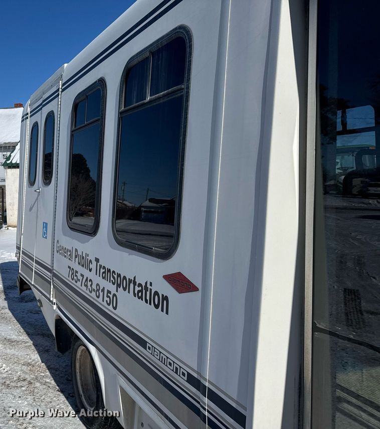 image for item NN9574 2001 Chevrolet Express 3500 shuttle bus