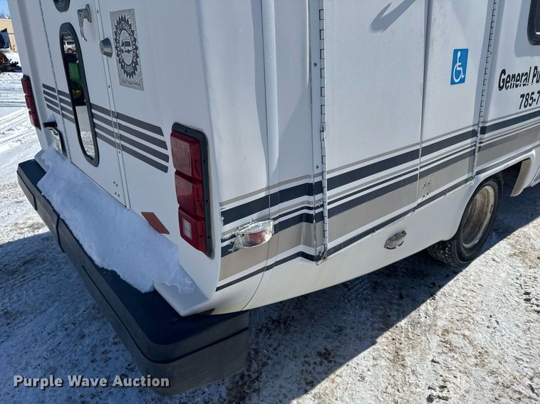 image for item NN9574 2001 Chevrolet Express 3500 shuttle bus