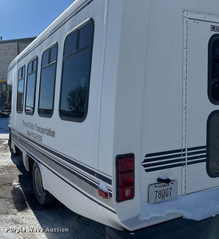 image for item NN9574 2001 Chevrolet Express 3500 shuttle bus