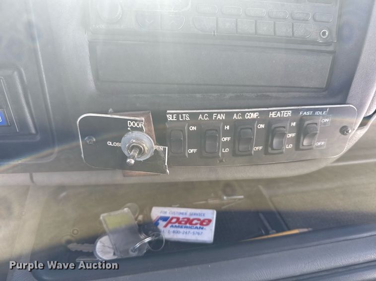 image for item NN9574 2001 Chevrolet Express 3500 shuttle bus