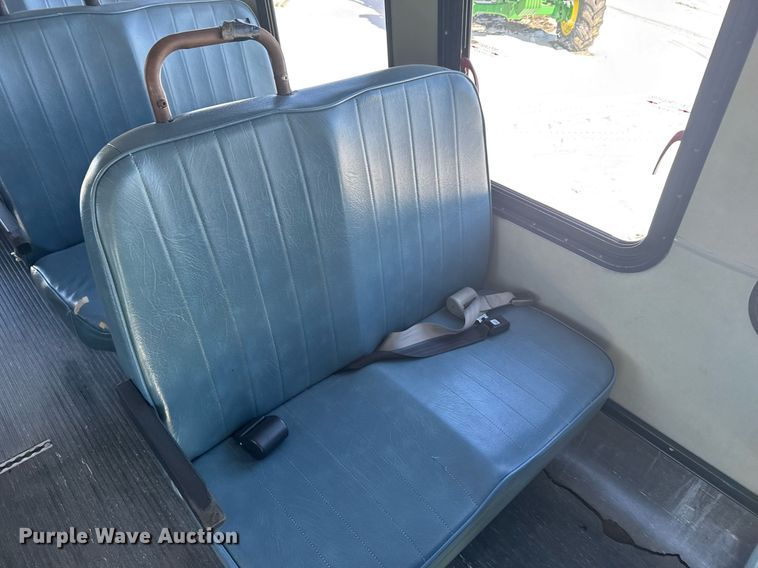 image for item NN9574 2001 Chevrolet Express 3500 shuttle bus