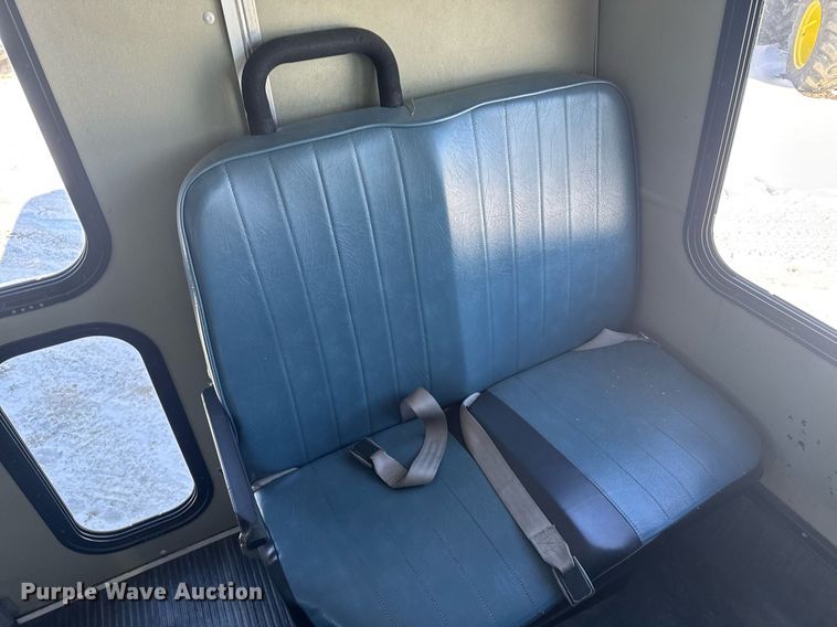 image for item NN9574 2001 Chevrolet Express 3500 shuttle bus