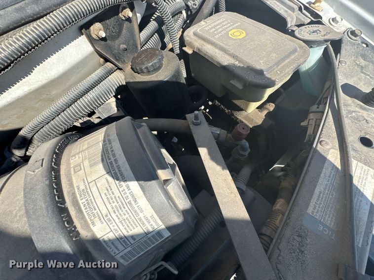 image for item NN9574 2001 Chevrolet Express 3500 shuttle bus