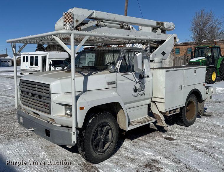 image for item NN9575 1981 Ford F600 bucket truck
