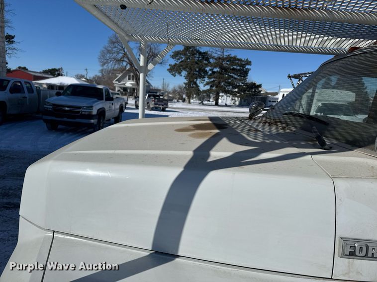 image for item NN9575 1981 Ford F600 bucket truck