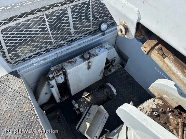 image for item NN9575 1981 Ford F600 bucket truck