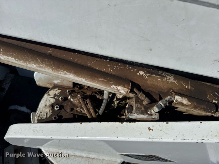 image for item NN9575 1981 Ford F600 bucket truck