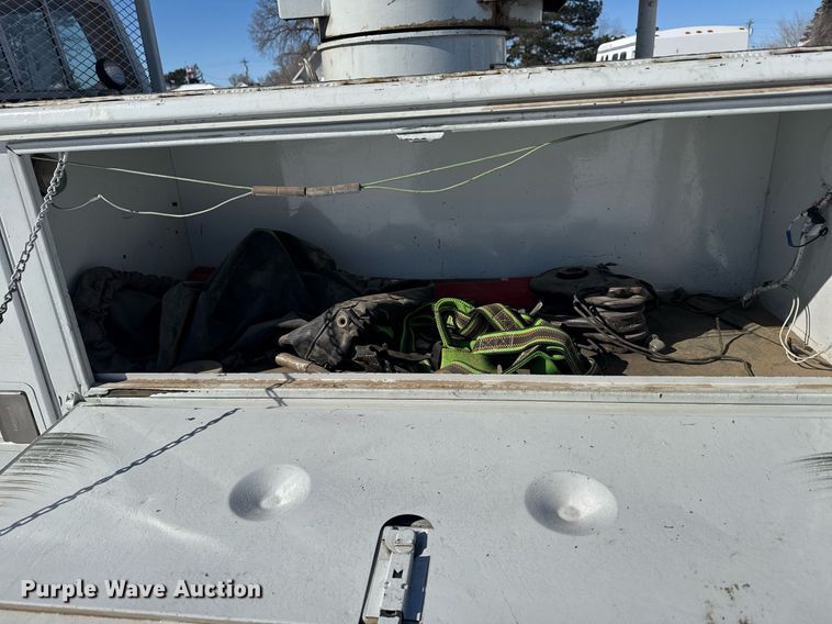 image for item NN9575 1981 Ford F600 bucket truck