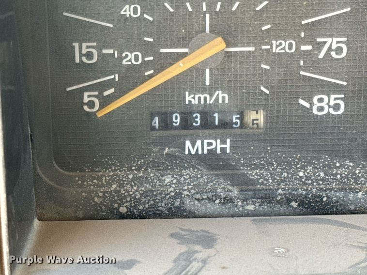 image for item NN9575 1981 Ford F600 bucket truck