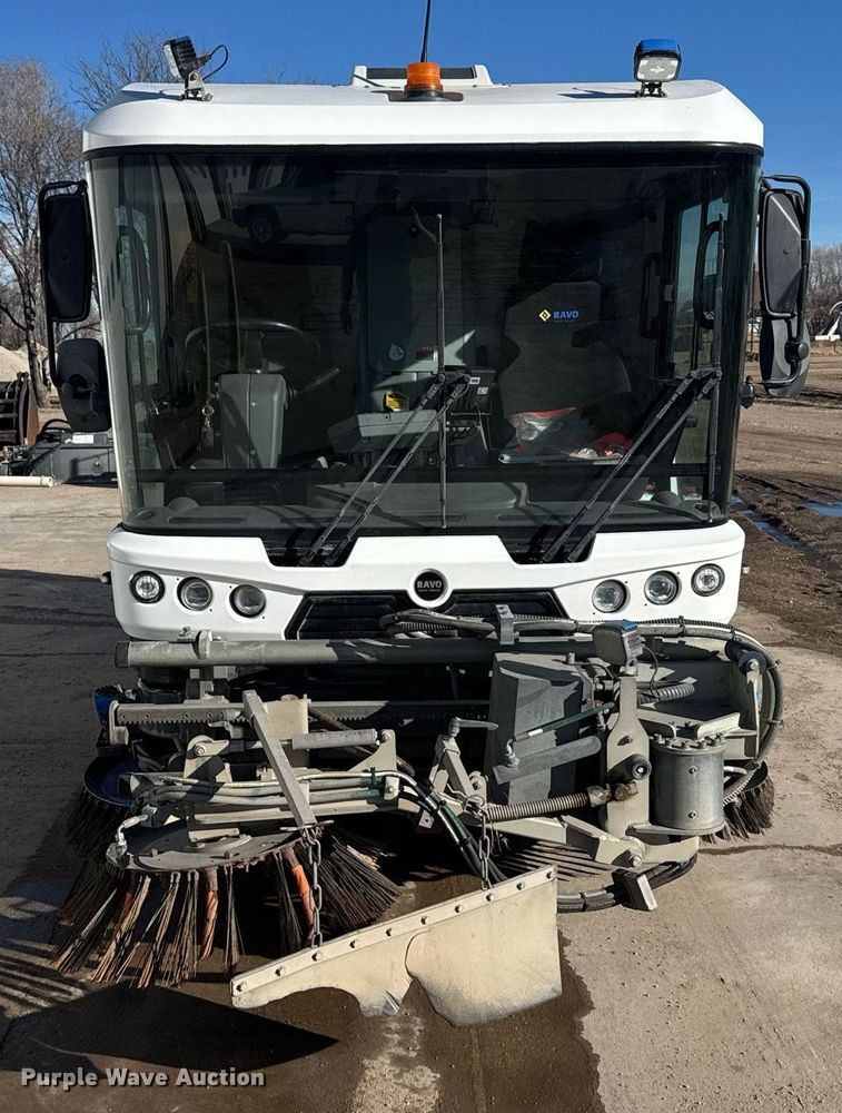 image for item NN9593 2017 Ravo 5-Series 540 street sweeper