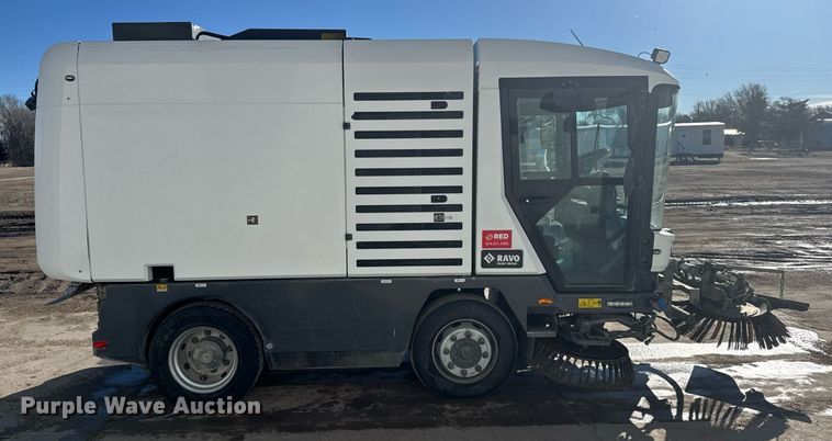 image for item NN9593 2017 Ravo 5-Series 540 street sweeper