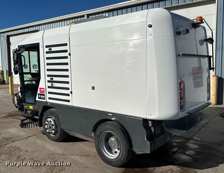 image for item NN9593 2017 Ravo 5-Series 540 street sweeper