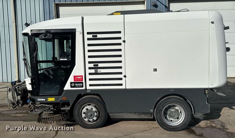 image for item NN9593 2017 Ravo 5-Series 540 street sweeper