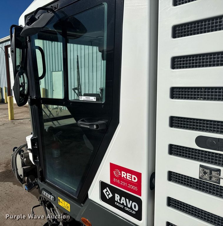 image for item NN9593 2017 Ravo 5-Series 540 street sweeper