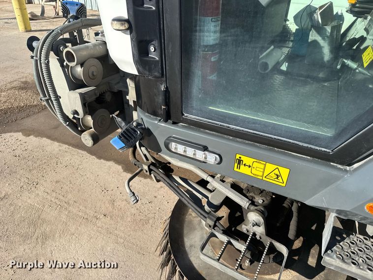 image for item NN9593 2017 Ravo 5-Series 540 street sweeper