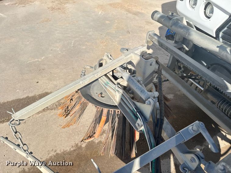 image for item NN9593 2017 Ravo 5-Series 540 street sweeper