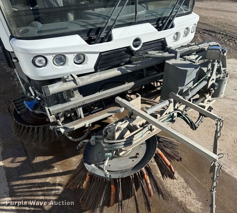 image for item NN9593 2017 Ravo 5-Series 540 street sweeper