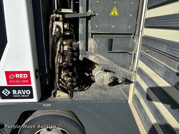 image for item NN9593 2017 Ravo 5-Series 540 street sweeper