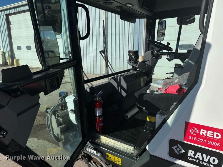 image for item NN9593 2017 Ravo 5-Series 540 street sweeper