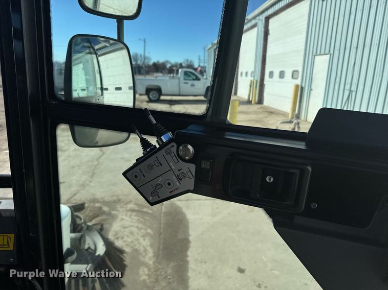 image for item NN9593 2017 Ravo 5-Series 540 street sweeper