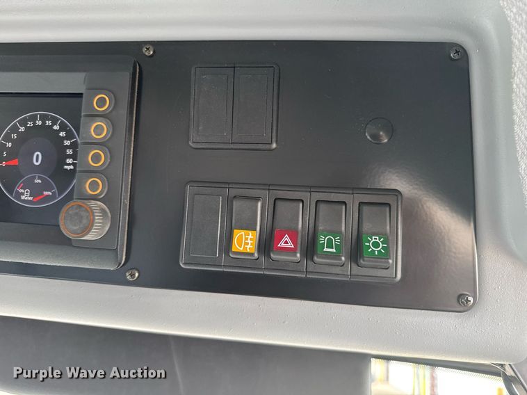 image for item NN9593 2017 Ravo 5-Series 540 street sweeper