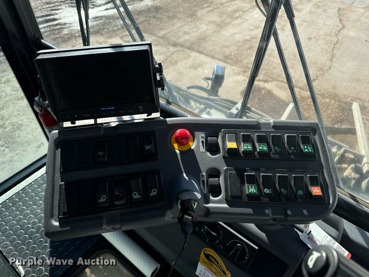 image for item NN9593 2017 Ravo 5-Series 540 street sweeper