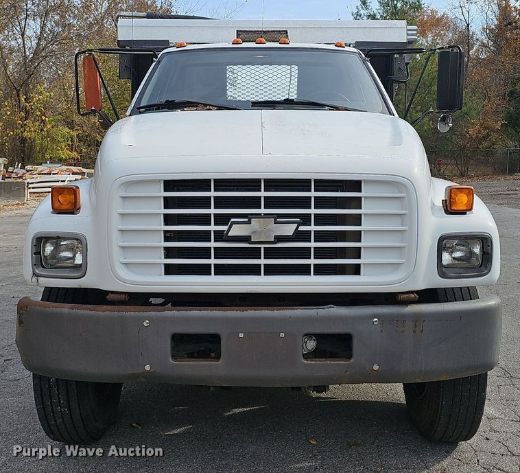 image for item OJ9012 2002 Chevrolet  C7500 dump flatbed truck