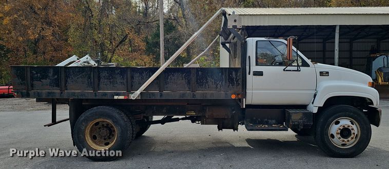 image for item OJ9012 2002 Chevrolet  C7500 dump flatbed truck