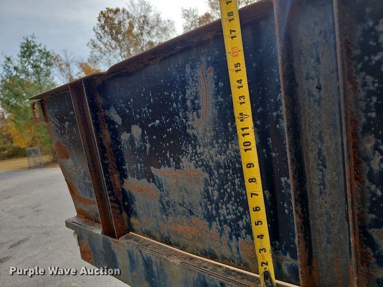 image for item OJ9012 2002 Chevrolet  C7500 dump flatbed truck