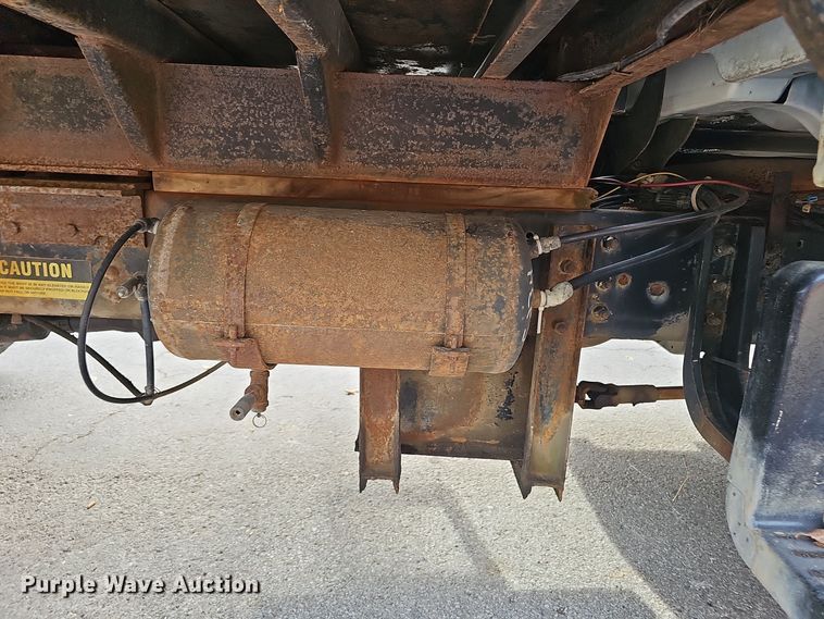 image for item OJ9012 2002 Chevrolet  C7500 dump flatbed truck