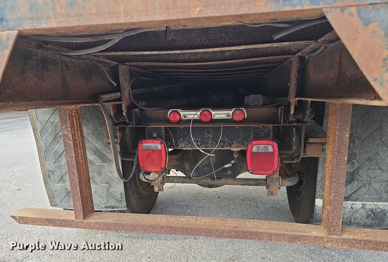 image for item OJ9012 2002 Chevrolet  C7500 dump flatbed truck