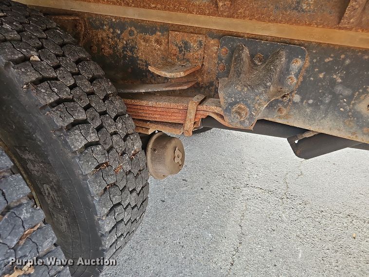 image for item OJ9012 2002 Chevrolet  C7500 dump flatbed truck