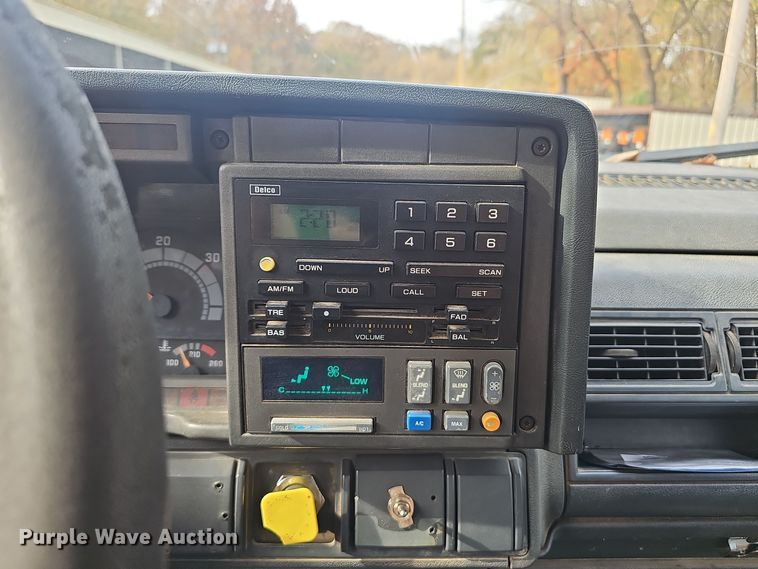 image for item OJ9012 2002 Chevrolet  C7500 dump flatbed truck