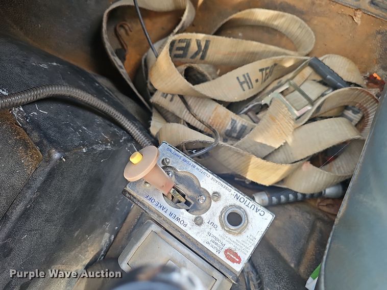 image for item OJ9012 2002 Chevrolet  C7500 dump flatbed truck