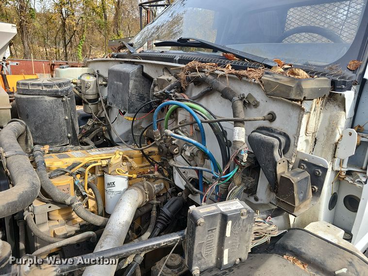 image for item OJ9012 2002 Chevrolet  C7500 dump flatbed truck