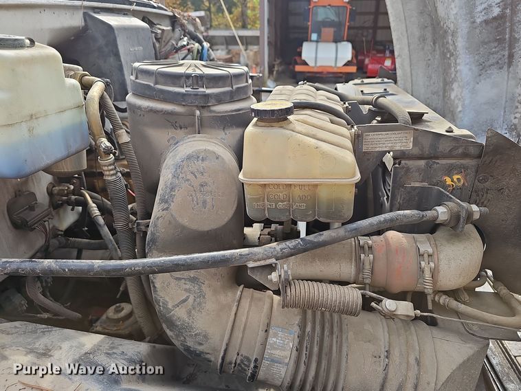 image for item OJ9012 2002 Chevrolet  C7500 dump flatbed truck