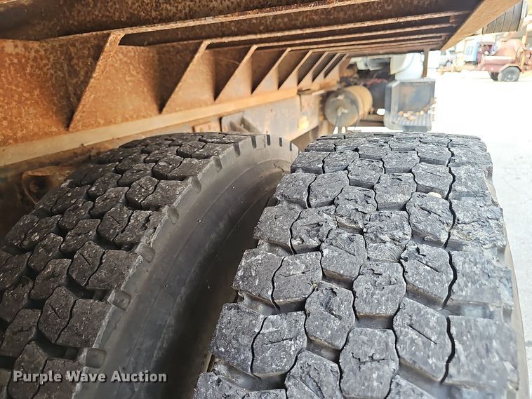 image for item OJ9012 2002 Chevrolet  C7500 dump flatbed truck