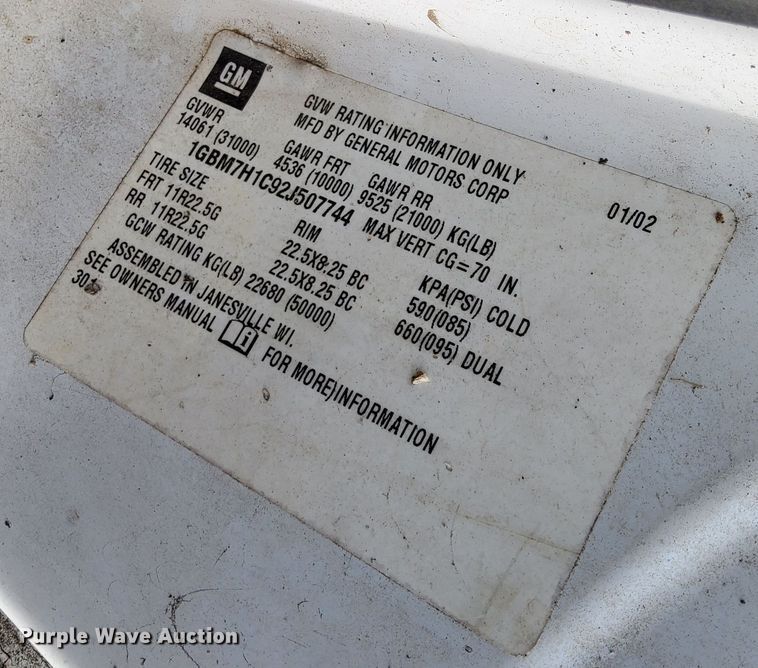 image for item OJ9012 2002 Chevrolet  C7500 dump flatbed truck