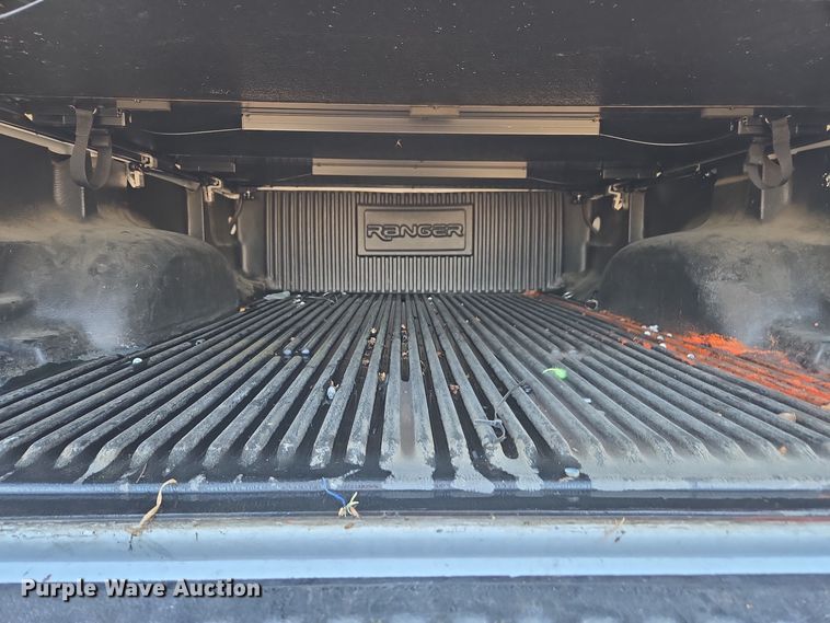 image for item YA0316 2004 Ford Ranger SuperCab pickup truck