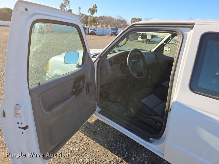 image for item YA0316 2004 Ford Ranger SuperCab pickup truck