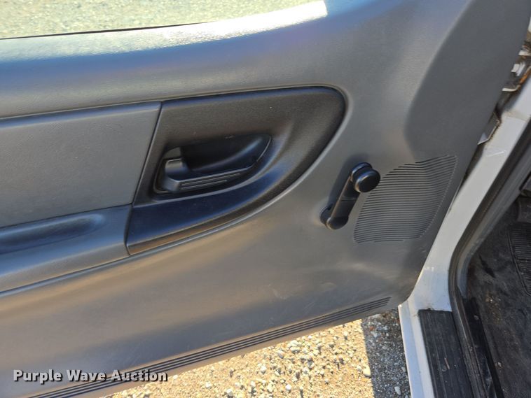 image for item YA0316 2004 Ford Ranger SuperCab pickup truck