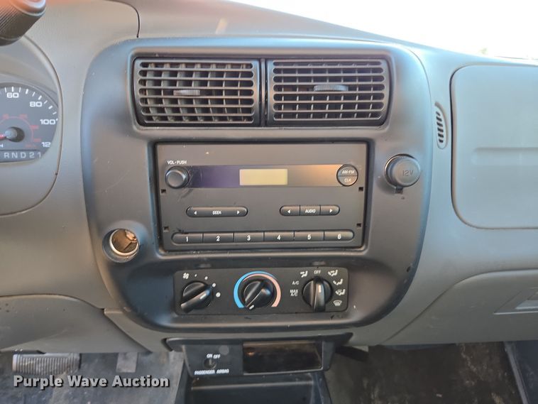 image for item YA0316 2004 Ford Ranger SuperCab pickup truck