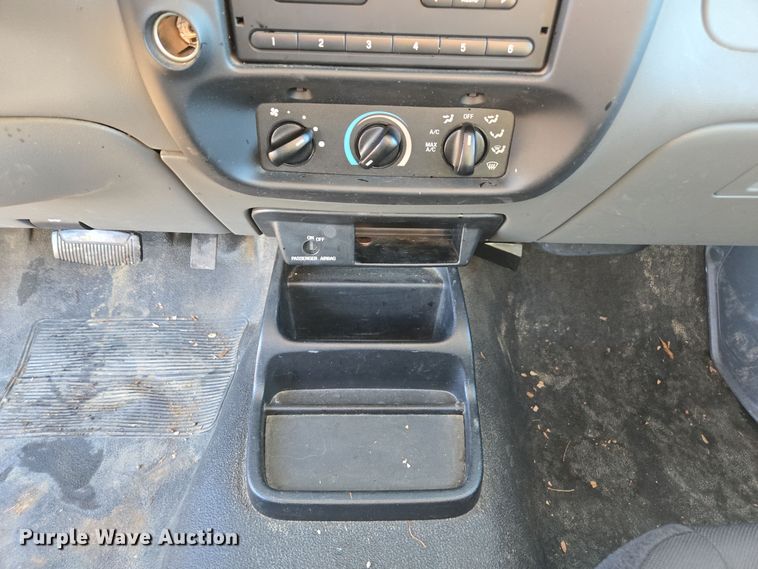 image for item YA0316 2004 Ford Ranger SuperCab pickup truck